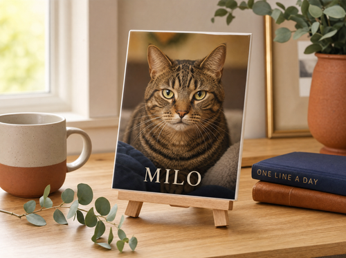 Custom pet portrait tile - sample design with pet name